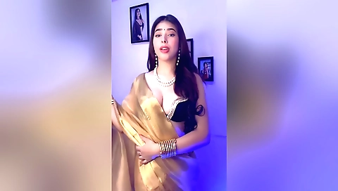 Hot brunette amateur porn video with a hairy pussy