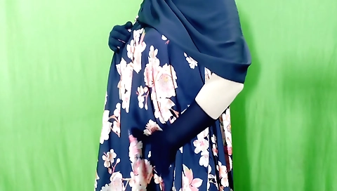 Indian housewife with a nice dress enjoys solo self sex