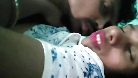 Indian brunette video showing her with a boyfriend