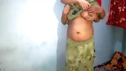 Indian girl gets fucked in the bathroom by a guy 1