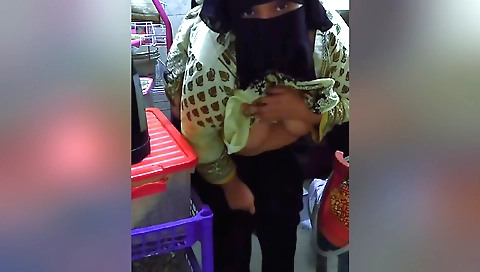 Indian wife in big ass and big tits fucks in bedroom