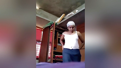 Indian slut is playing with her fingers in lingerie