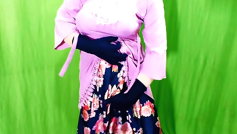 Indian milf and a big cock in her hot pussy solo video