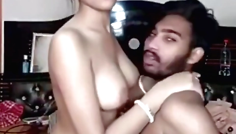 Indian big boobed babe gets fucked in a sex video clip