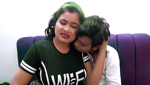 Indian brunette fucked by her boyfriend in hd video