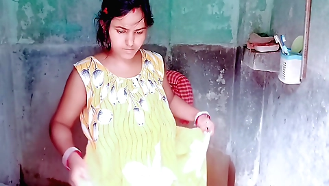 A sexy amateur girl gets fucked and she gets deep throated