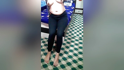 Indian female masturbating in the homemade solo video