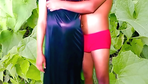 Indian girl is getting fucked from behind in amateur video