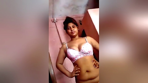 Today Exclusive- Cute Bangla Girl Shows Her Boobs And Pussy 2
