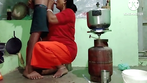 Mutton Ke Badle Padosan Ko Lund Chusaya Or Chudai Ki