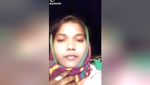 Today Exclusive- Desi Village Girl Showing Her Boobs And Pussy 3