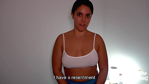 Horny massage therapist handles busty clients well