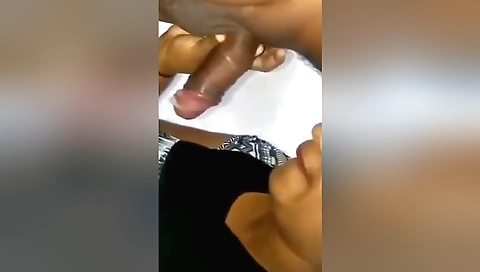 Amateur brunette giving a face and her perfect body