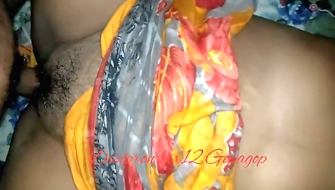 Indian hottie with shaved pussy gets fucked in reverse