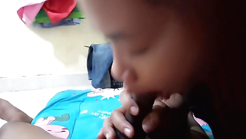 Indian babe sucks and gets her pussy pounded on cam