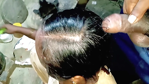 Amateur stepmom in lingerie takes bath with stepdaughter