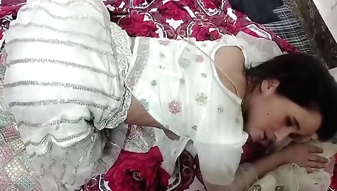 Stepsister In Law Ko Paise Dekar Hotel Me Le Jakar Jabar Dasti Pela