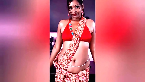 Bahu in her body is getting hot in her tight body while watching