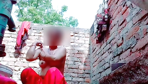 Hot brunette with a nice body in a solo hd porn video