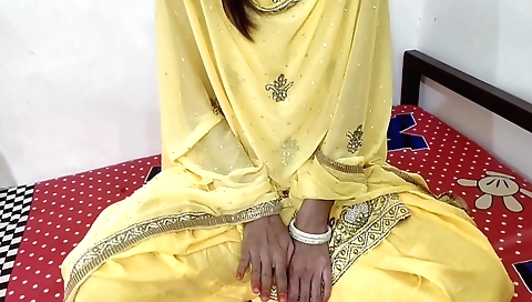 Indian bhabhi ki devar ke sat mast desi chudai in the webcam