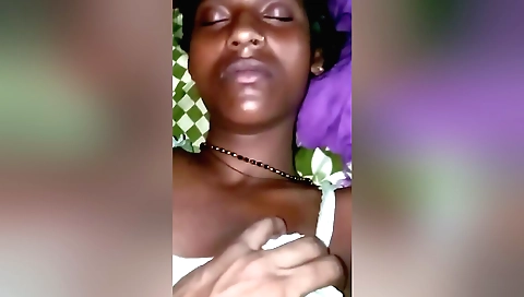 Amateur brunette porn video with beautiful brunette bhabhi