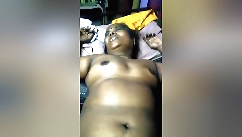 Indian whore gets fingered by her lover and fucked