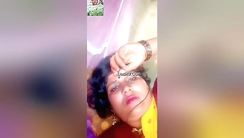 Bhabhi is a true amateur brunette with a fantastic body