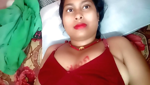 Indian amateur bhabhi with a natural body and big booty