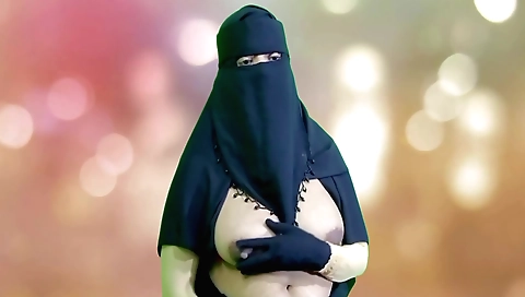 Indian housewife in lingerie shows off her big tits