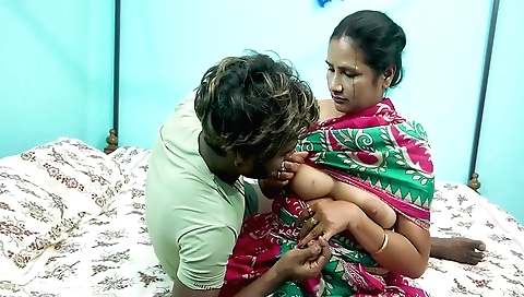 Amateur brunette fucked her stepbrother in the bedroom