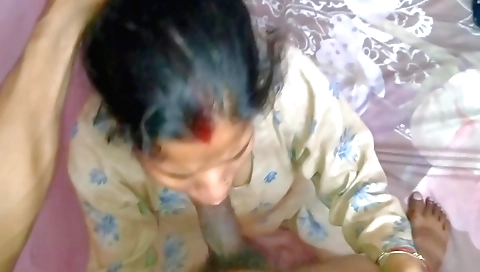 A hairy brunette chick in water gets creampied by a fish