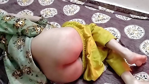 Stepmother In Law Ko Room Me Band Kar Ke Jabar Dasti Pela