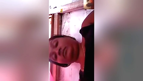 Webcam brunette babe is showing off her natural body