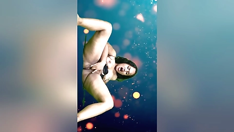 Indian beauty takes off dress and fingering her pussy