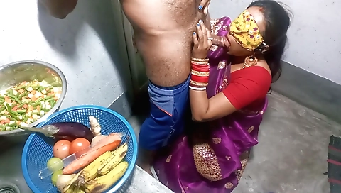 Indian bhabi co kitchen me choda with devar bhabhi and morning sex