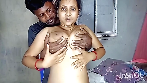 Indian teen with big tits enjoys a nice sex in bedroom