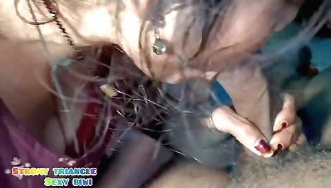 Sexy brunette with a mouthy mouth sucking the water