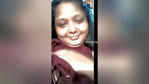 Busty mature brunette shows her sexy body in web camera