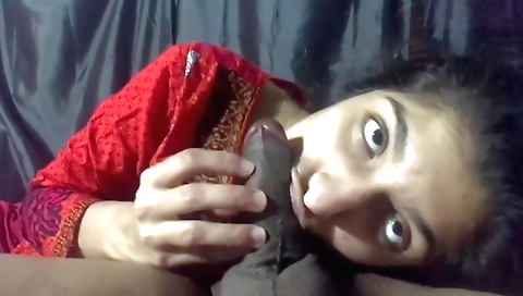 Busty brunette deepthroats in amateur deepthroat vid