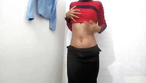 Amateur solo female porn movie with a pretty blonde