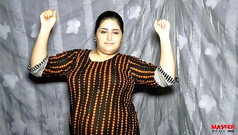 Indian lady dances with her hands and pussy in solo video
