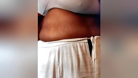 Indian chick shows off her booty and big tits in a video