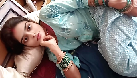 Indian solo girl shows her sexy curves naked in front of the camera