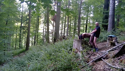 Amateurs big butt brunette enjoys her boyfriend's cock