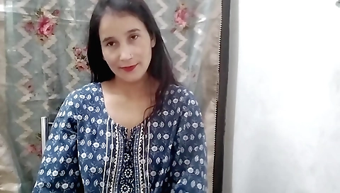 Indian girl with long hair and a big fat booty 18+