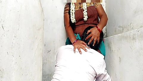 Indian amateur chick eats her cunt in homemade video